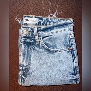 Zara Acid Wash Jeans Ripped Cuffs Size 4